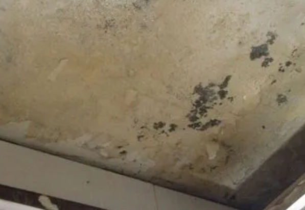 清水河阳台漏水维修公司分享下清水河卫生间渗水维修需要注意哪些问题。